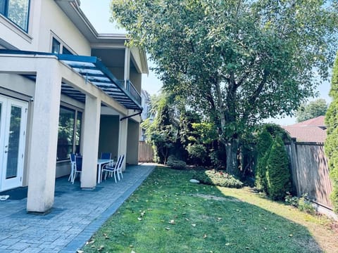 Grace Sweet Homes Kingsize Bedroom NOT A PRIVATE HOUSE - SHARED AMENITIES Apartment in Richmond