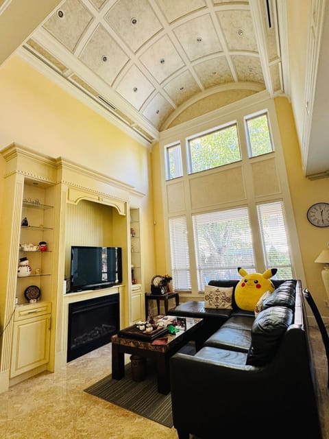 Grace Sweet Homes Kingsize Bedroom NOT A PRIVATE HOUSE - SHARED AMENITIES Apartment in Richmond