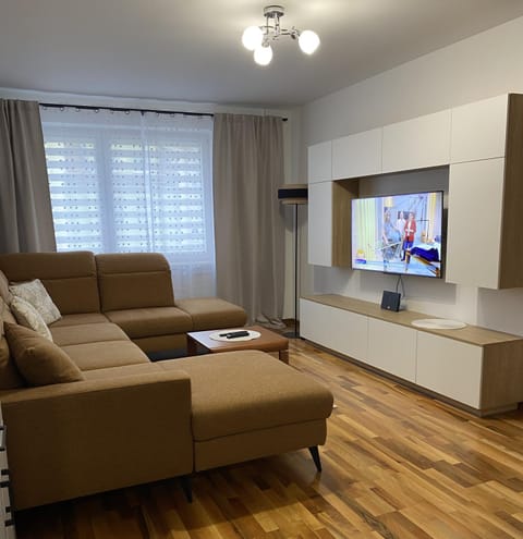 Communal lounge/ TV room, Living room, Seating area