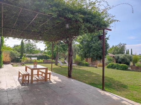 Magnifique Mas avec piscine à 5 minutes d'Uzès Villa in Uzes