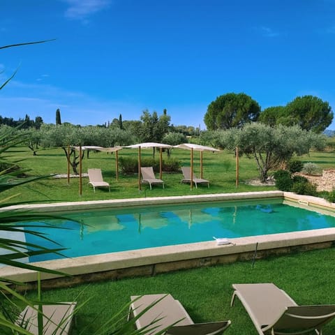 Magnifique Mas avec piscine à 5 minutes d'Uzès Villa in Uzes