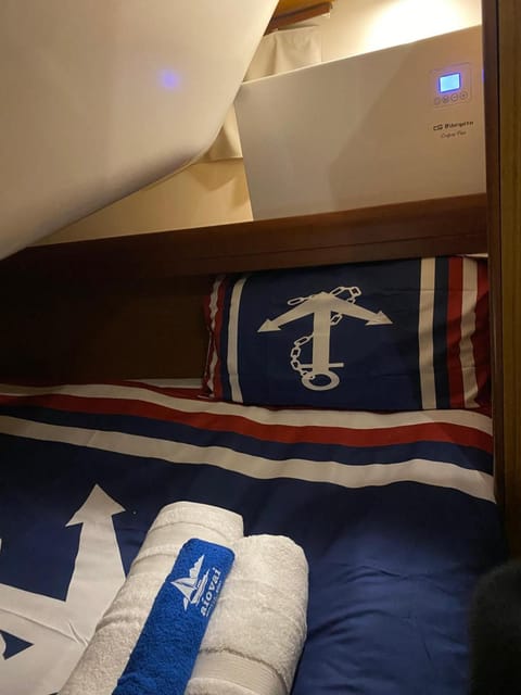 Sailboat Barco Velero Vigo Docked boat in Vigo