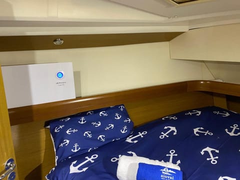 Sailboat Barco Velero Vigo Docked boat in Vigo