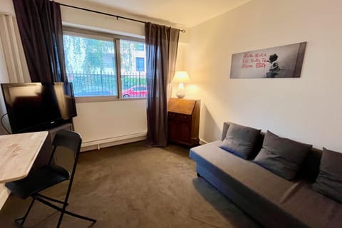 Bright studio near the Parc des Princes Apartment in Paris