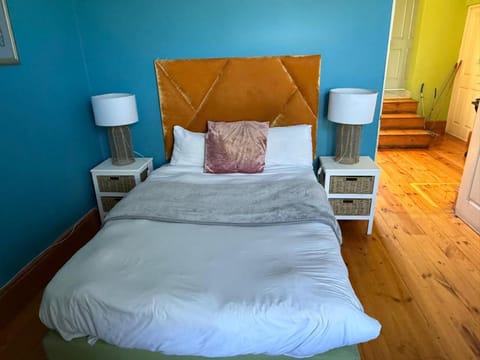 Obz hotel and backpackers Apartment in Cape Town