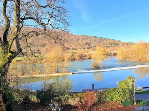 Studio - Vue imprenable sur le Doubs Apartment in Jura