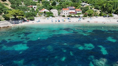 Silvio Beach House - Shoreline Haven House in Plat