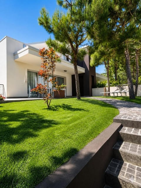 Property building, Garden, Garden view