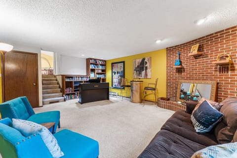 Living room, Evening entertainment