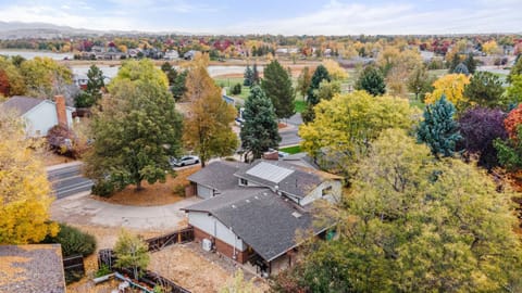 Property building, Neighbourhood