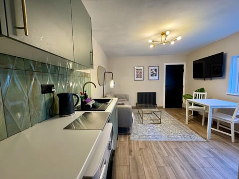 3 Bedroom Apartment In City Centre Apartment in Cardiff