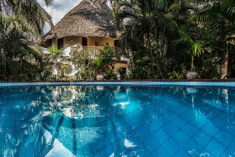 Swimming pool