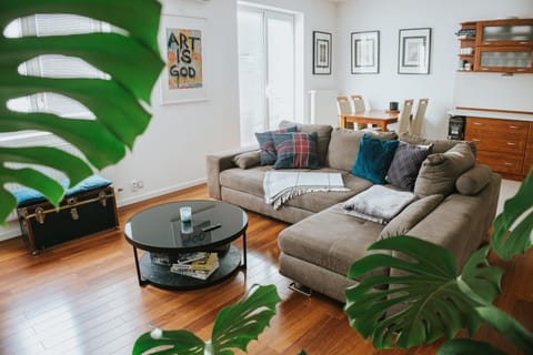 Living room, Seating area, Dining area, kitchen