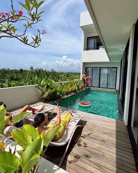 Property building, Patio, Spring, Day, Natural landscape, Garden, View (from property/room), Balcony/Terrace, Garden view, Pool view, Swimming pool, sunbed