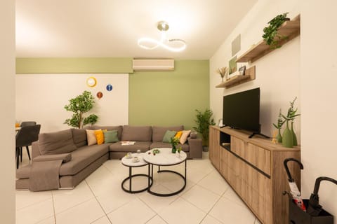 Communal lounge/ TV room, TV and multimedia, Evening entertainment, air conditioner