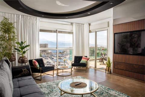Communal lounge/ TV room, TV and multimedia, Seating area, Sea view