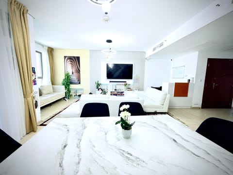 WAHA WOW Bed space Available in Luxury Apartment Hostel in Dubai