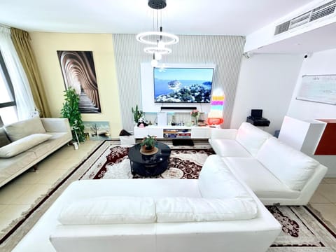 WAHA WOW Bed space Available in Luxury Apartment Hostel in Dubai