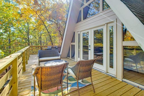 Modern A-Frame with Pool Access and Boat Slip! House in Fairfield Bay