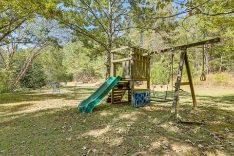 Walk to Trails Peaceful Family Home in Braselton House in Lake Lanier