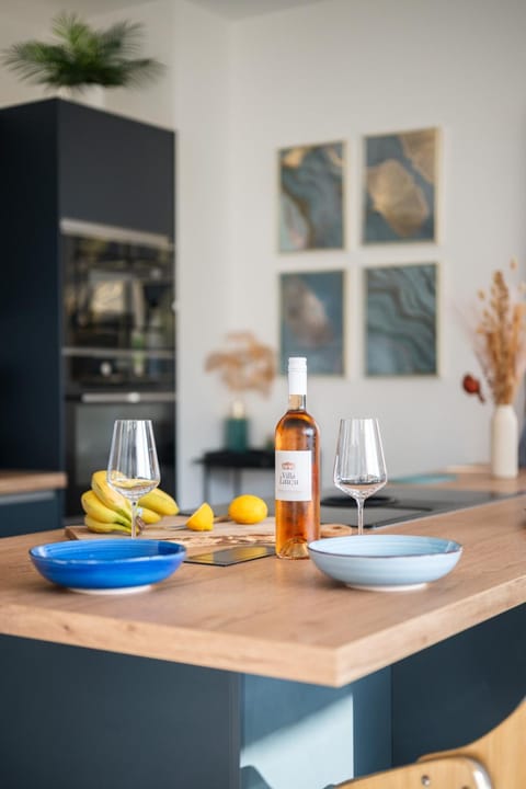 Modern Luxury - Sea View over Èze Village Apartment in Eze