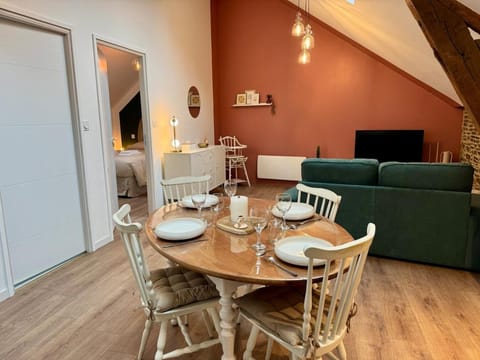 TV and multimedia, Dining area