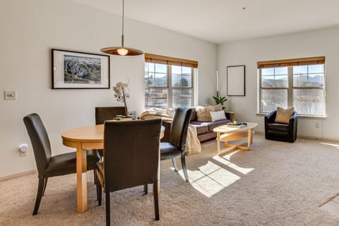 Walkable Condo 5 Mi to Winter Park Resort! Apartment in Fraser