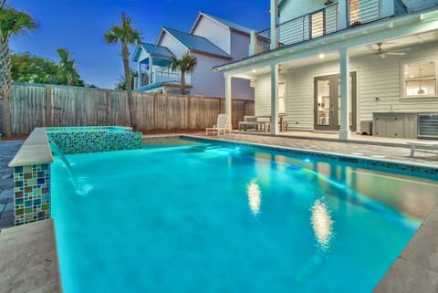 Kings Castle by Travel Life Vacations House in Destin