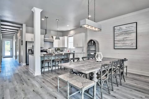 Kings Castle by Travel Life Vacations House in Destin