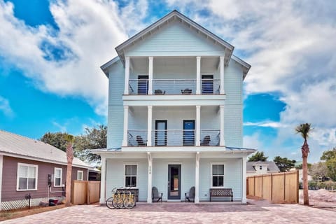 Kings Castle by Travel Life Vacations House in Destin