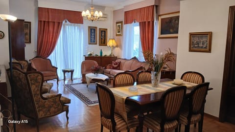 Living room, Photo of the whole room, Seating area, Dining area