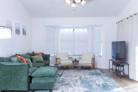 Gilbert Home Private fenced Pool Family Fun and Prime Location House in Gilbert