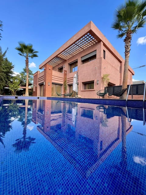 Pool view, Swimming pool, sunbed