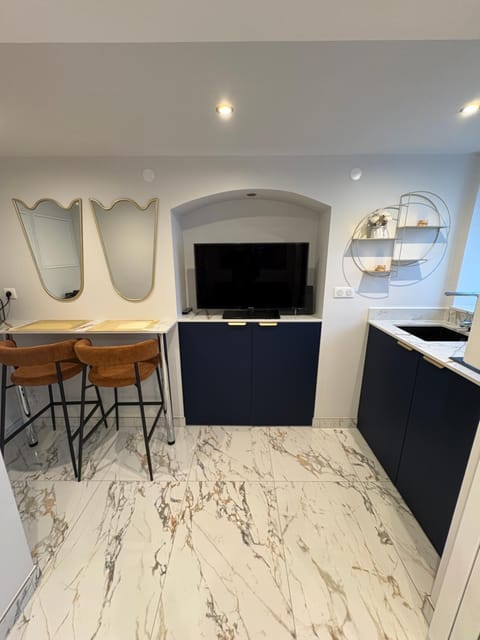 TV and multimedia, Kitchen or kitchenette, Dining area