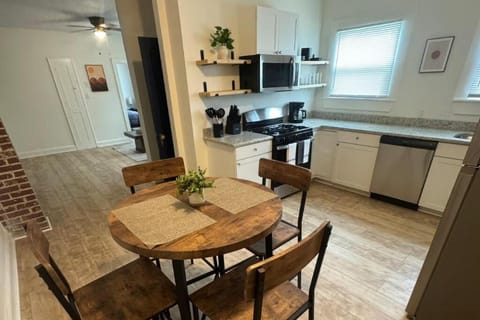 Fully Furnished Monthly Stay or Weekend Getaway Apartment in Hot Springs