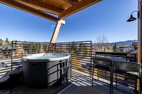 Frisco Flats Condo - Mountain Views, Private Hot Tub, Downtown Apartment in Frisco