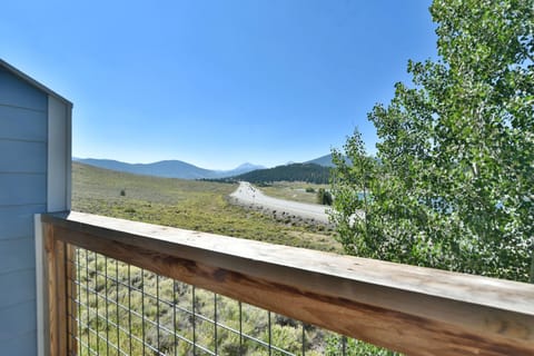 Centennial Townhome - Mountain/Lake Views Pool Access Apartment in Dillon