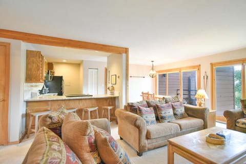 Timber Ridge Retreat - Pool, Hot Tub, Sauna + More Apartment in Wildernest