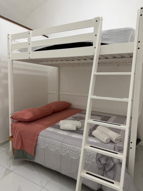 Bed, Bedroom, bunk bed