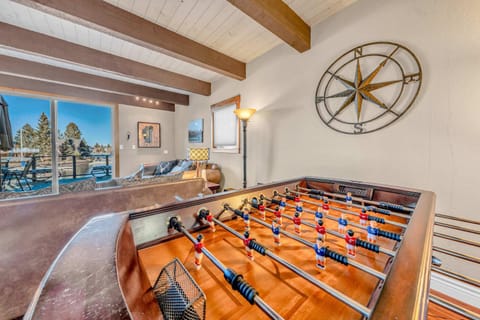 South Lake Retreat Deck Dock & Game Table House in South Lake Tahoe