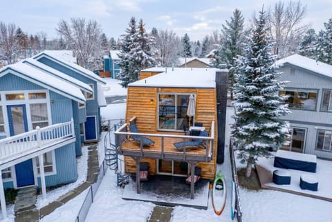 South Lake Retreat Deck Dock & Game Table House in South Lake Tahoe