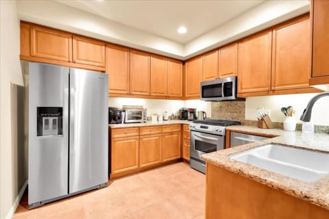 Single Story 3BR 3BA Legacy Villas Townhome House in Indian Wells