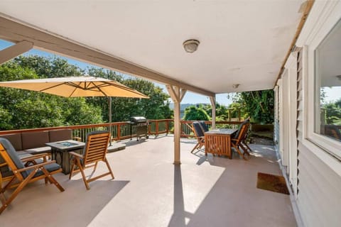 Vintage Westlake Gem Outstanding Location House in Lake Union