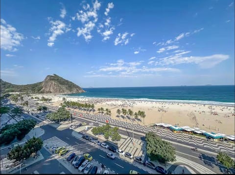 Apartamento à 1 min da praia com linda vista cultural e 4 quartos ! Apartment in Rio de Janeiro
