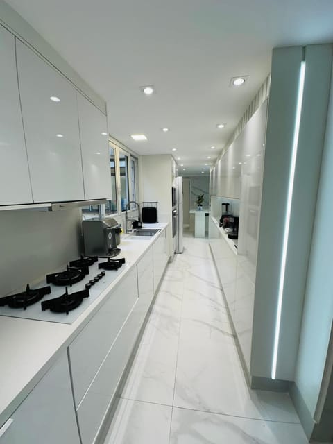 Apartamento à 1 min da praia com linda vista cultural e 4 quartos ! Apartment in Rio de Janeiro