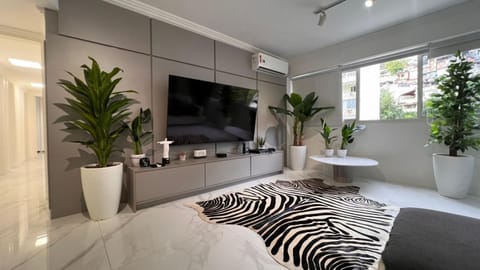 Apartamento à 1 min da praia com linda vista cultural e 4 quartos ! Apartment in Rio de Janeiro