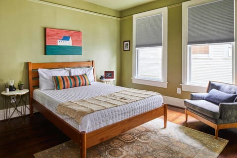 Apt2Charles - AMAZING Outdoors Dog-Friendly Apartment in Vestavia Hills