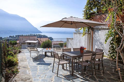 Balcony/Terrace, Lake view
