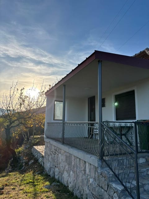 Property building, Natural landscape, Balcony/Terrace
