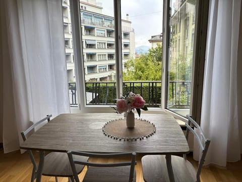2 bedrooms accommodation 10 min from the train station Apartment in Lausanne